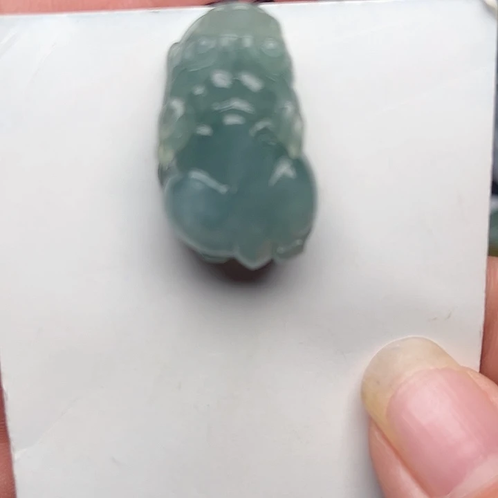 翡翠颈饰未镶嵌往**梦貔貅