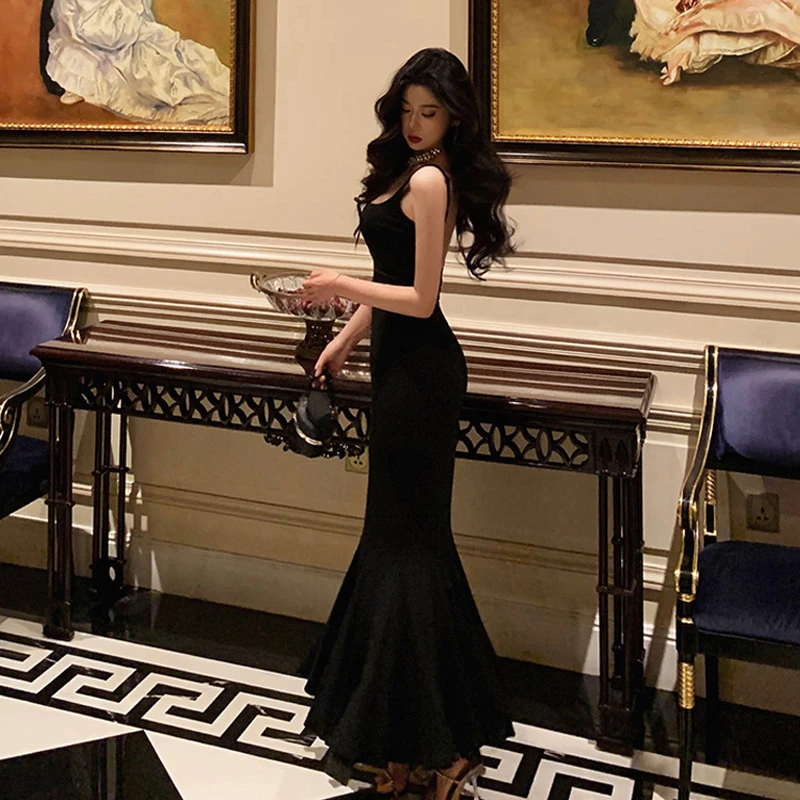 585黑色吊带鱼尾连衣裙女2024夏季新款露背性感气质包臀长裙3639