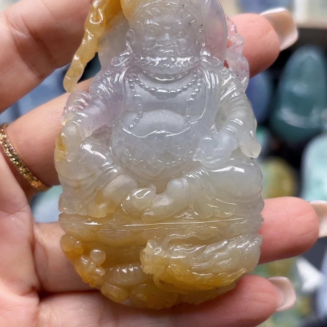 翡翠未镶嵌颈饰顺****生黄财神