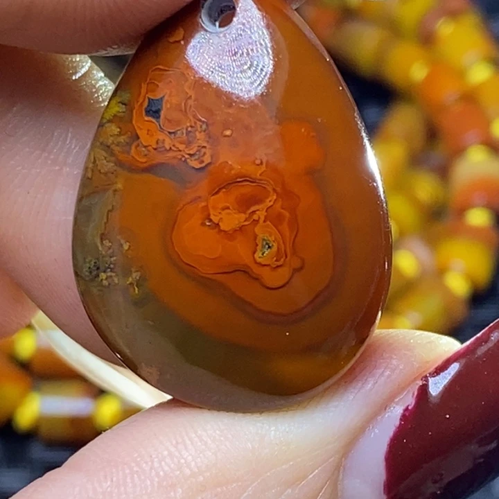 玛瑙/玉髓颈饰未镶嵌