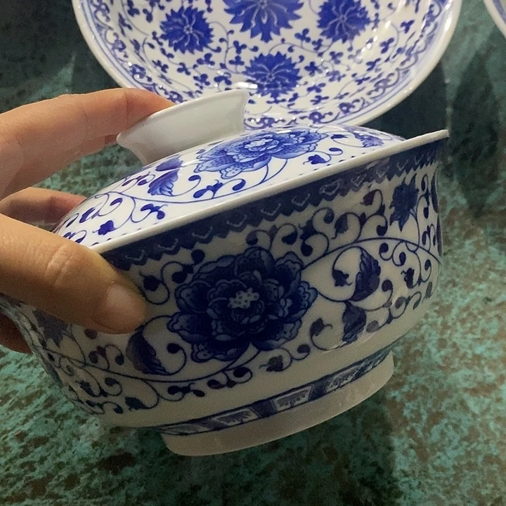 摆件青花缠枝莲高款合合器