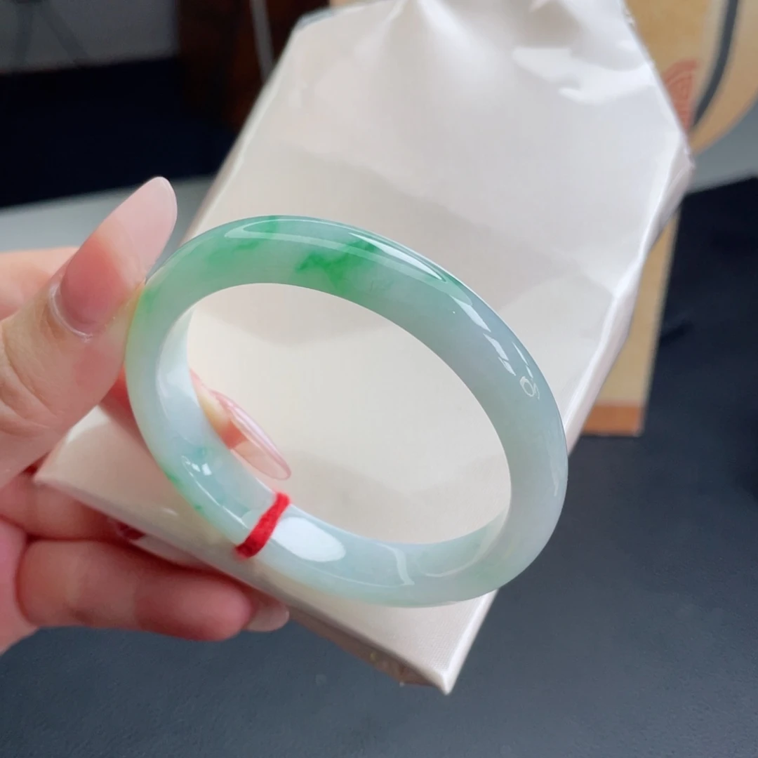 未镶嵌手镯翡翠55.1贵妃 白底飘阳绿 小万小手捡漏必拍2号