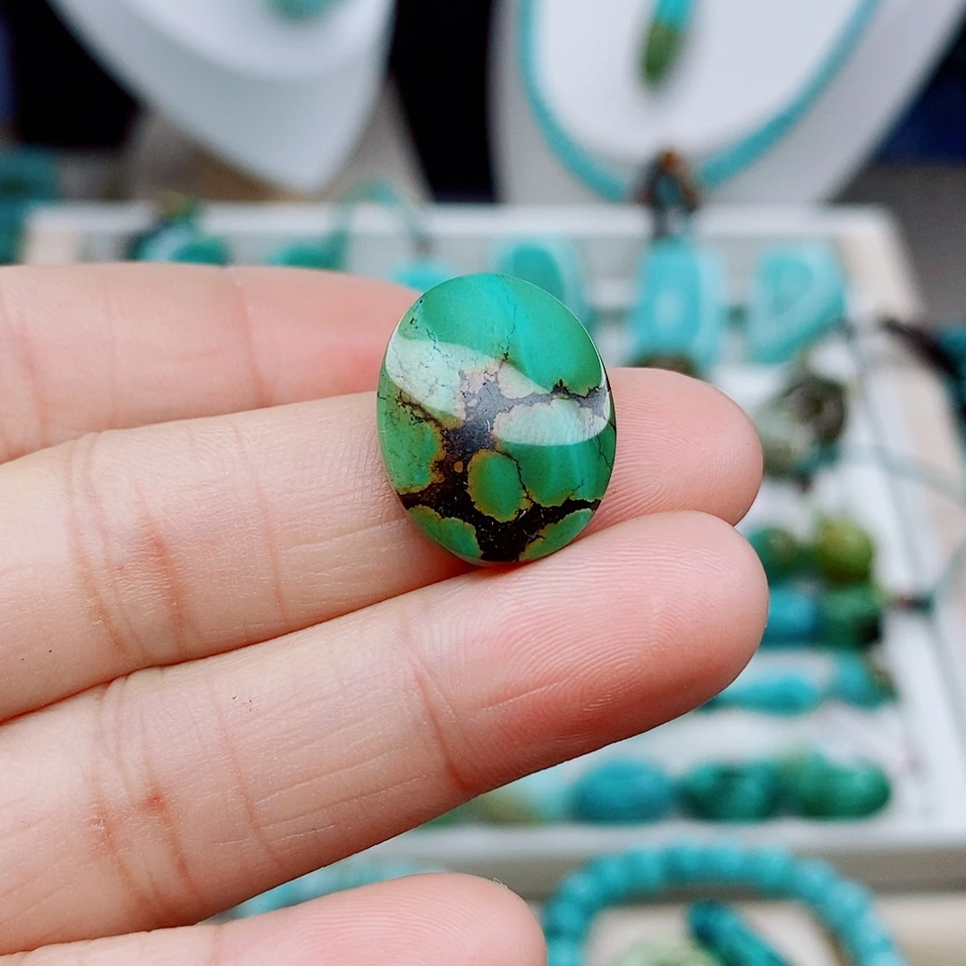 绿松石未镶嵌颈饰