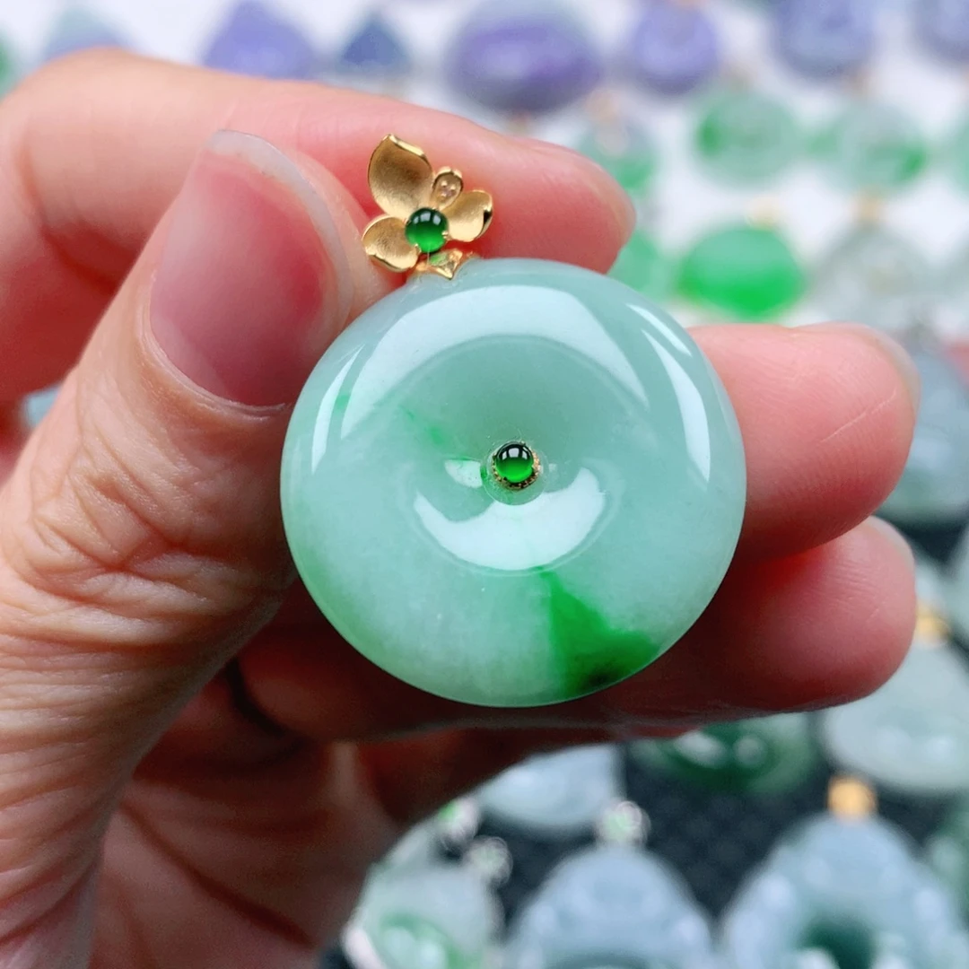 翡翠吊坠(不含链)18K金镶嵌