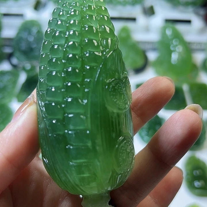 蛇纹石玉手把件未镶嵌盛**年