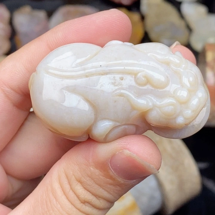 硅化玉未镶嵌颈饰