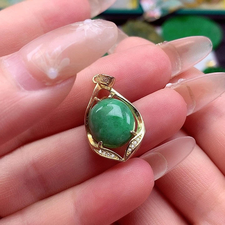 翡翠银S925镶嵌颈饰翡翠