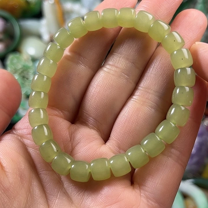 翡翠未镶嵌颈饰翡翠未镶嵌颈饰