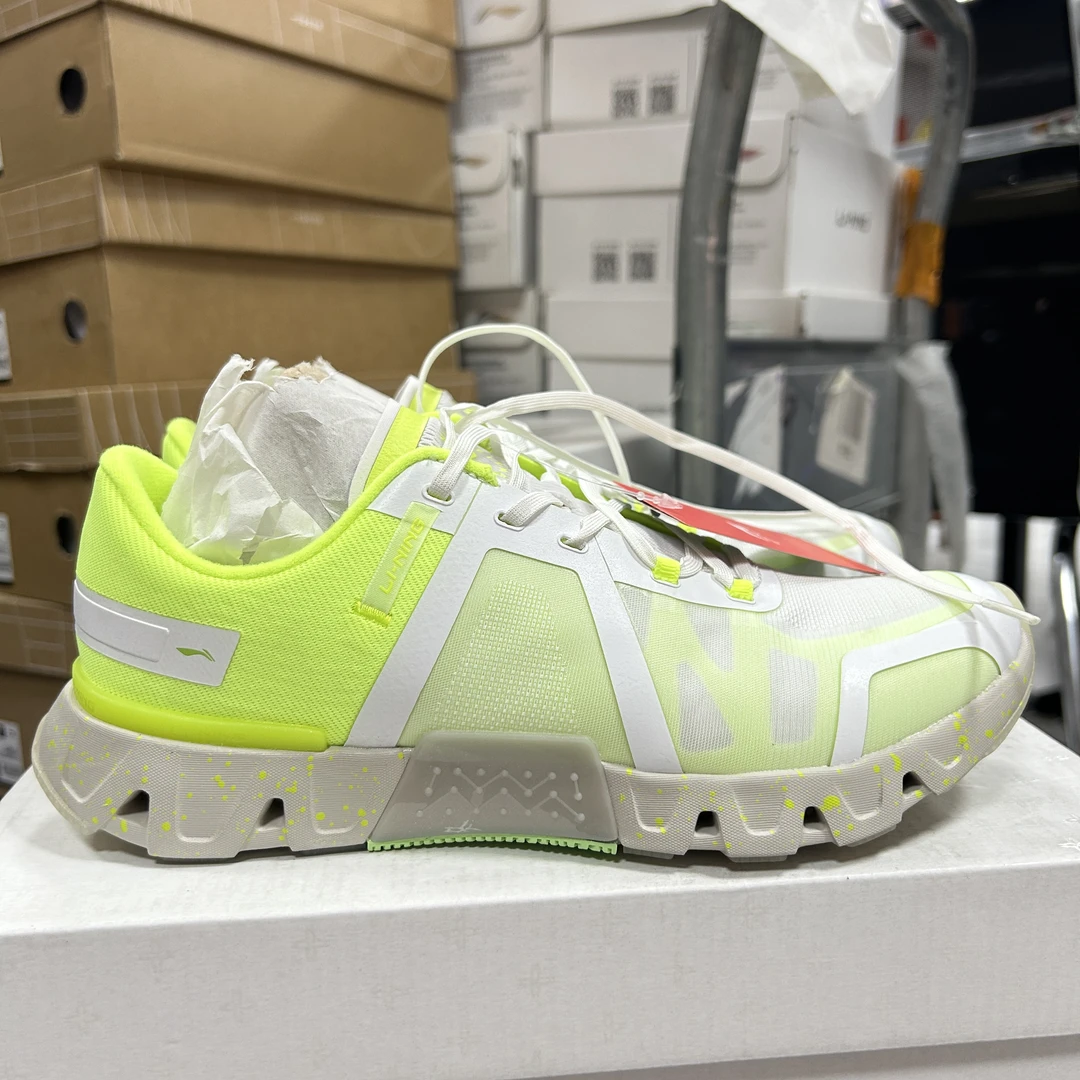 《B品以直播展示为准》鞋面发黄（X1144）李宁女运动鞋AFVT004-14