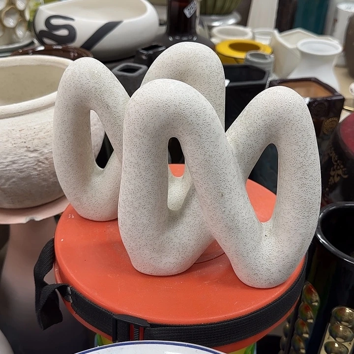 刘***牛陶瓷微瑕陶瓷介意慎拍