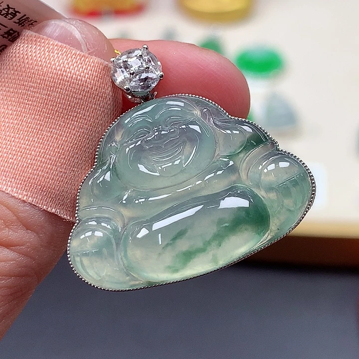 翡翠18K金镶嵌颈饰