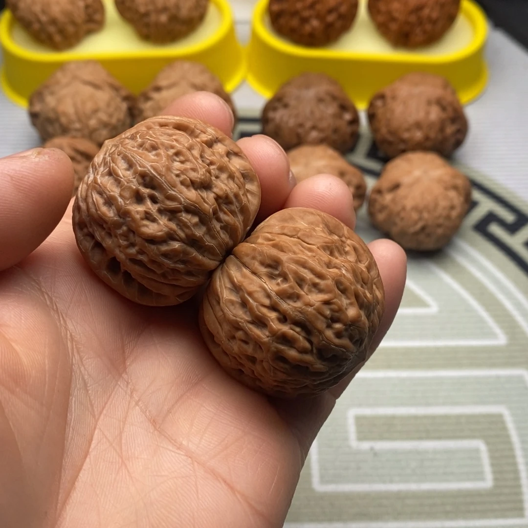 吊坠文玩核桃中高桩39.8克