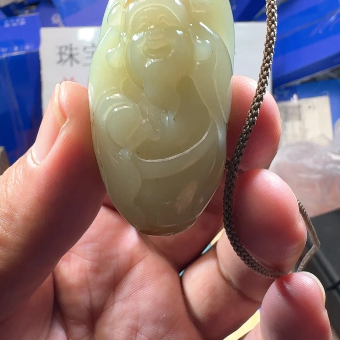 颈饰未镶嵌和田玉（糖玉）