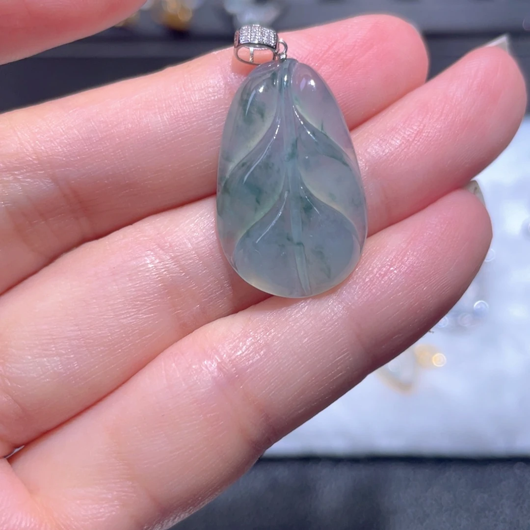 翡翠18K金镶嵌颈饰翡翠