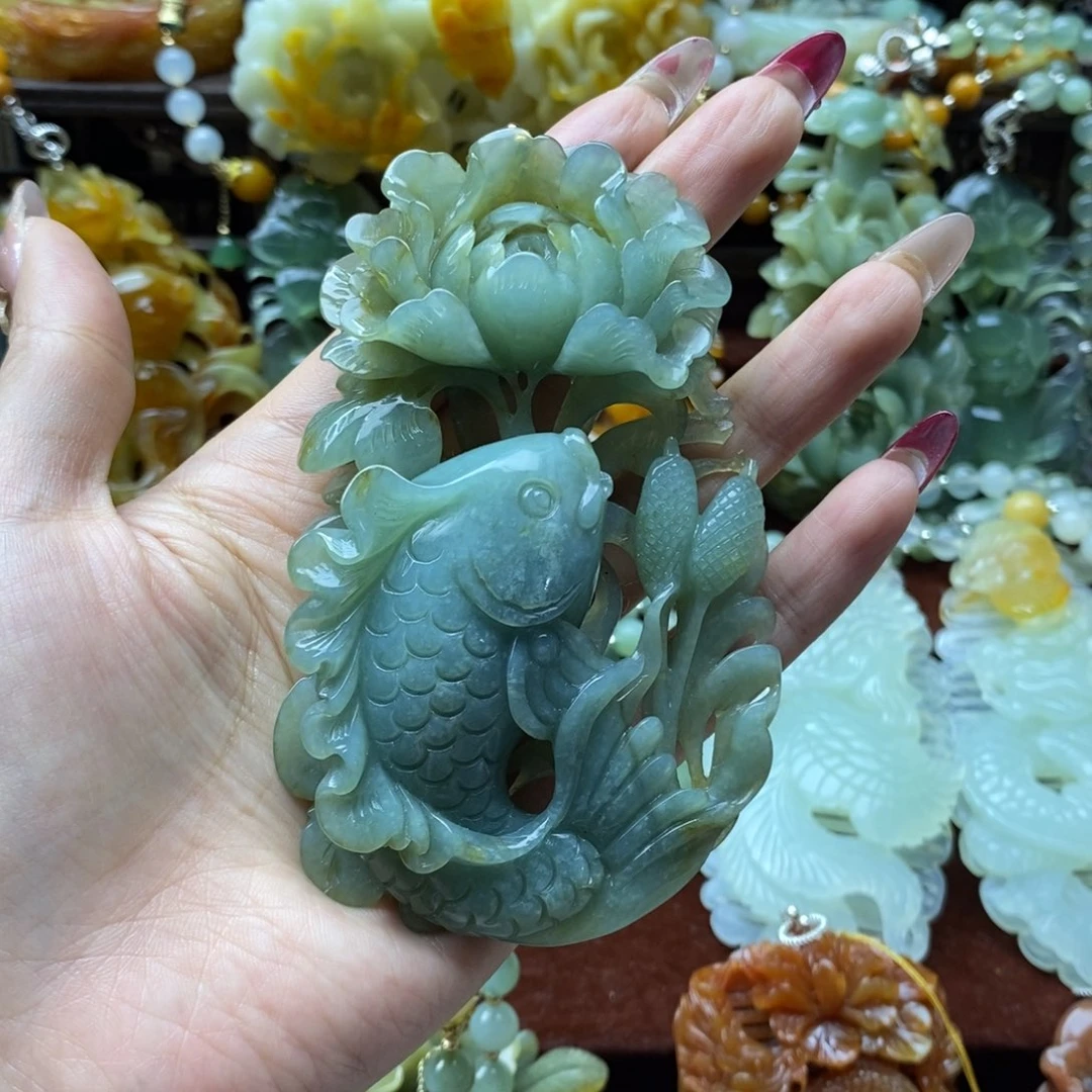 蛇纹石玉颈饰未镶嵌大****馆