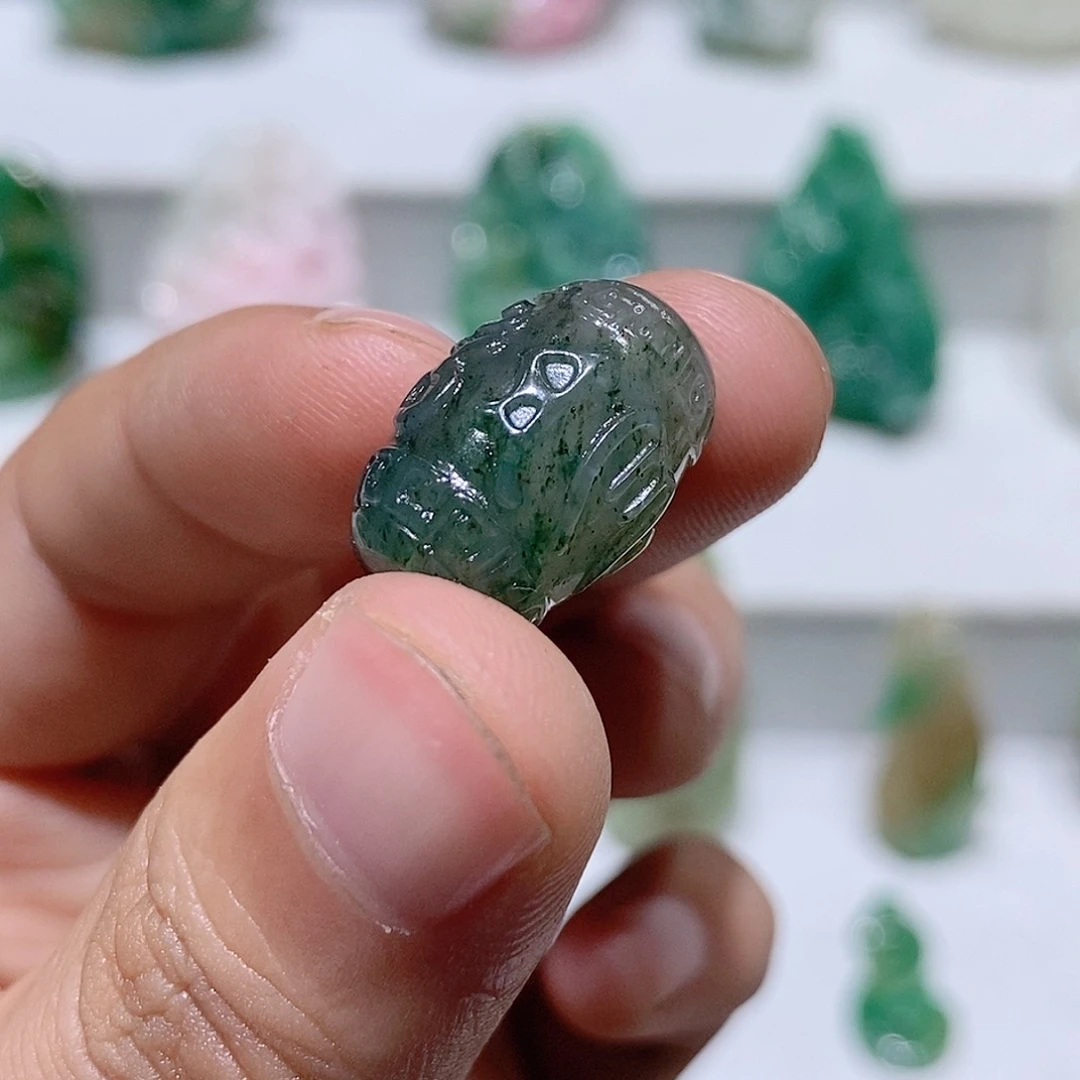 独山玉未镶嵌吊坠