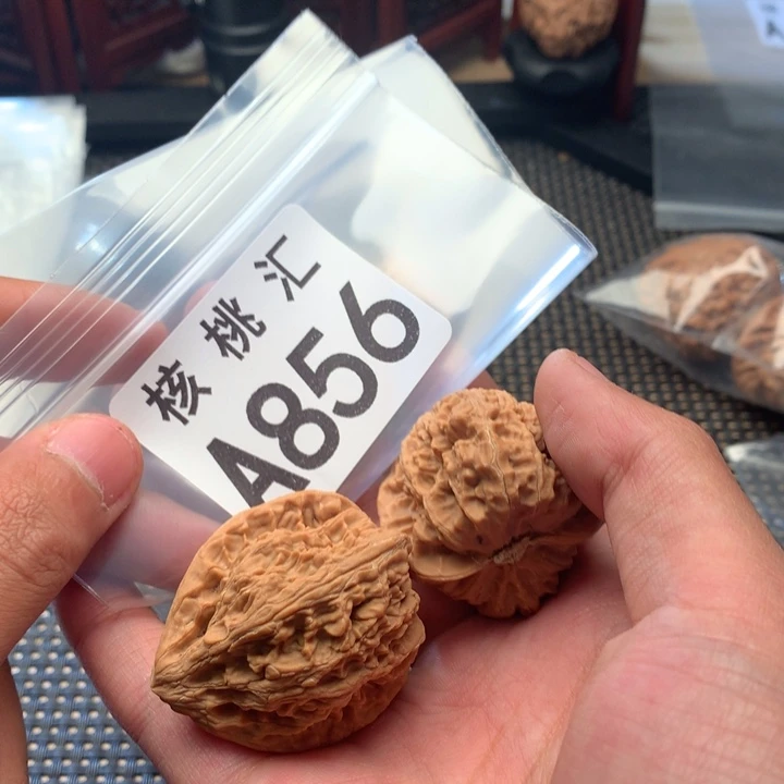 望***丶文玩核桃吊坠马蹄