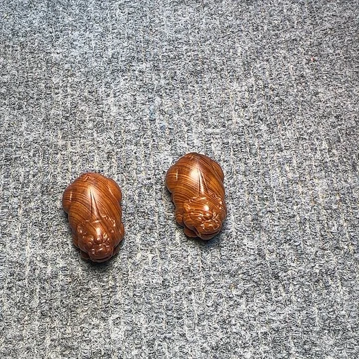 柏木（崖柏）全陈化老料把件一个