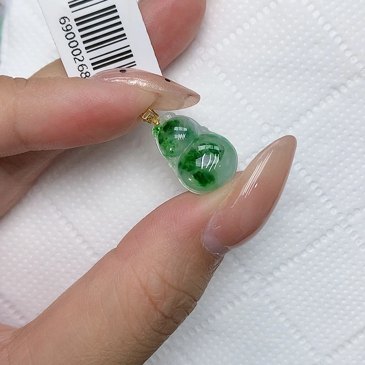 颈饰18K金镶嵌翡翠