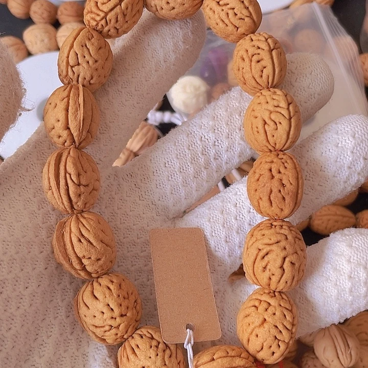 飞***哥野生桃核，鱼一物一图