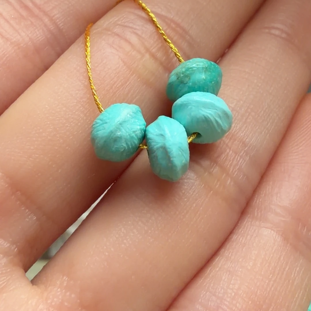 绿松石未镶嵌颈饰