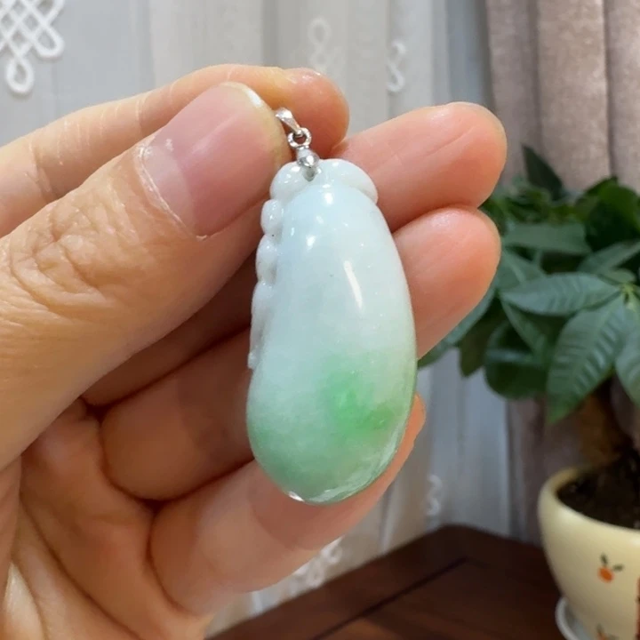 翡翠银S925镀金镶嵌颈饰福瓜 饱满