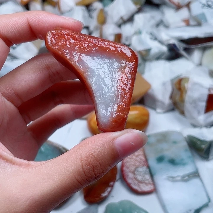 柒***后颈饰未镶嵌翡翠翡翠
