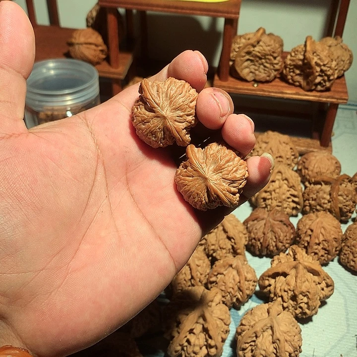 C***n文玩核桃把件磨盘