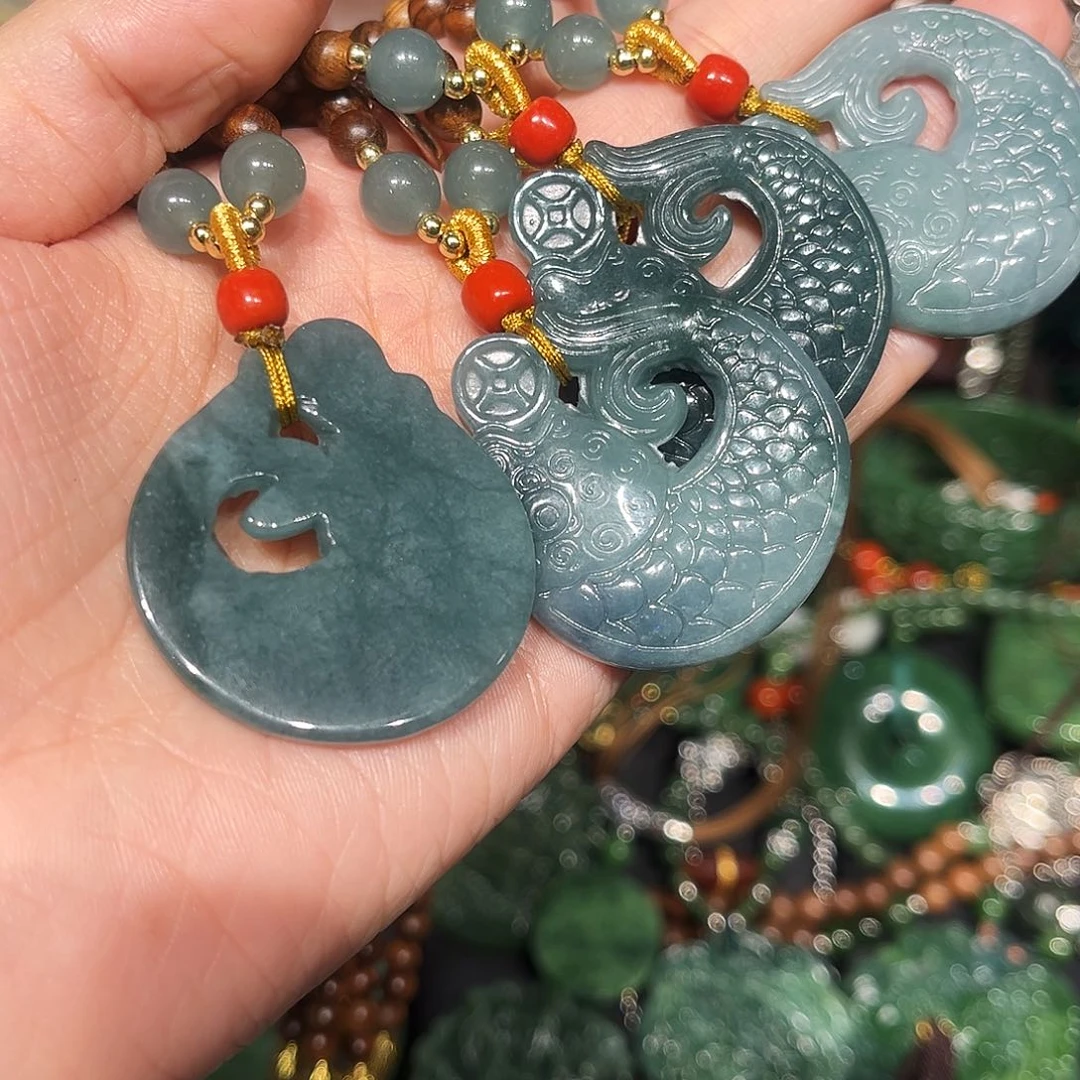 颈饰未镶嵌和田玉（糖玉）