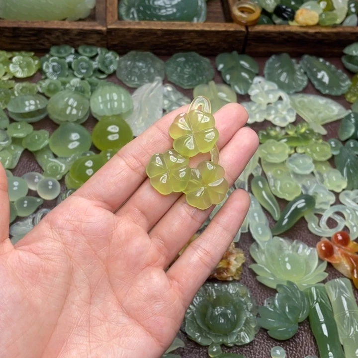 合金蛇纹石玉颈饰