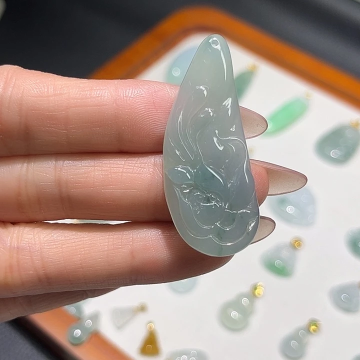 翡翠未镶嵌颈饰翡翠