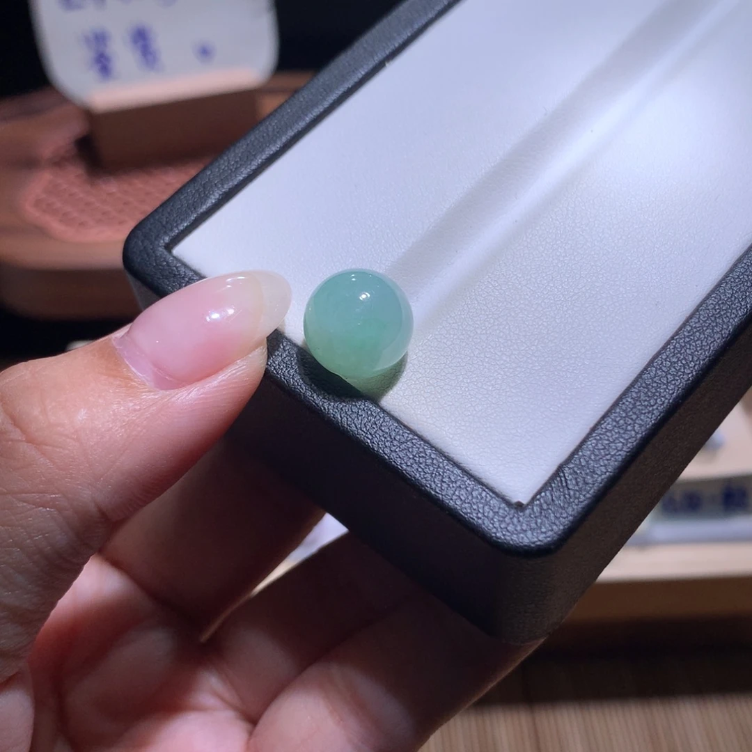 翡翠散珠特价果绿卡11.9