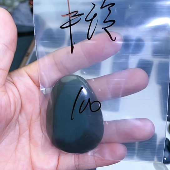 和田玉未镶嵌珠宝半成品丰*