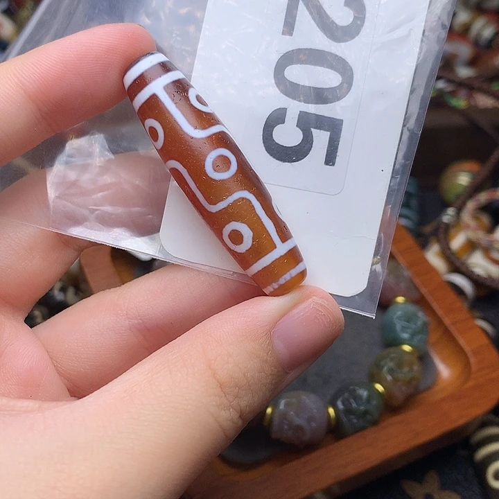 未镶嵌发一个玛瑙/玉髓