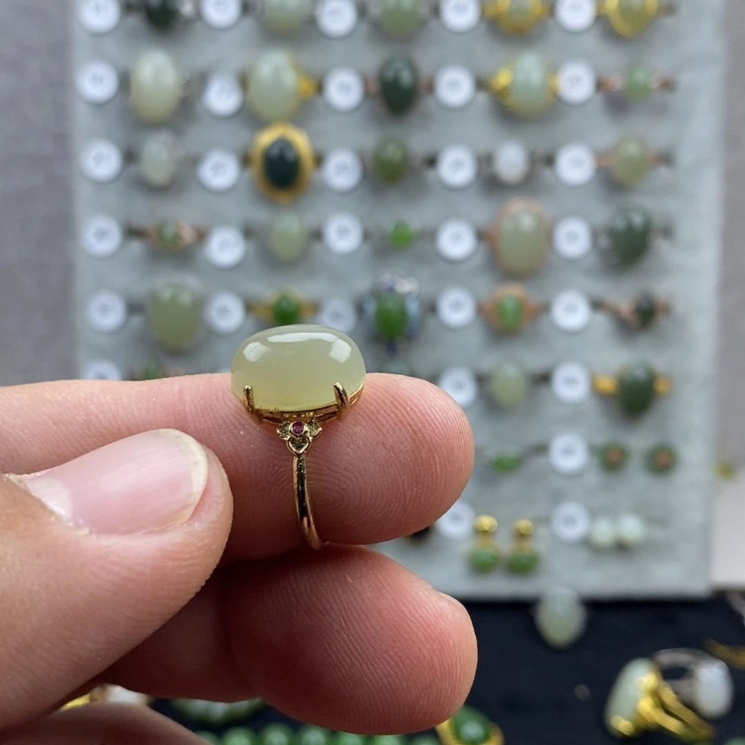 和田玉（青白玉）未镶嵌戒指