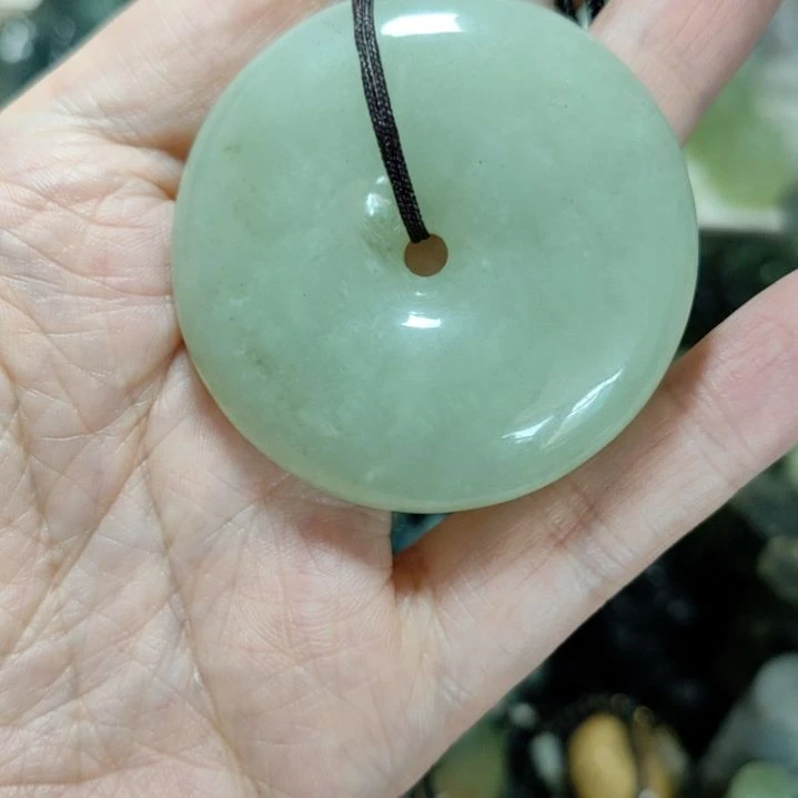 岫玉未镶嵌平安扣