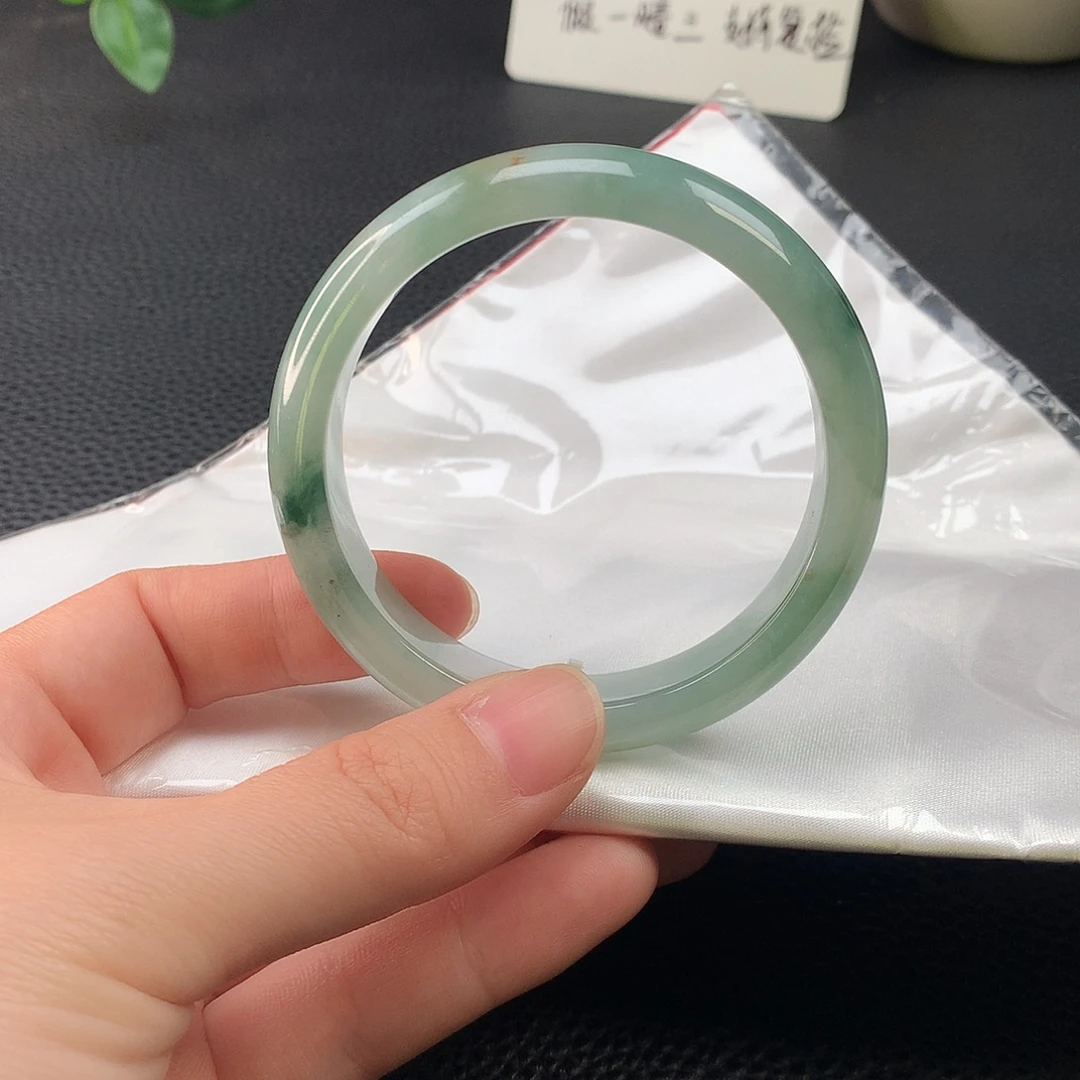 翡翠未镶嵌手镯翡翠