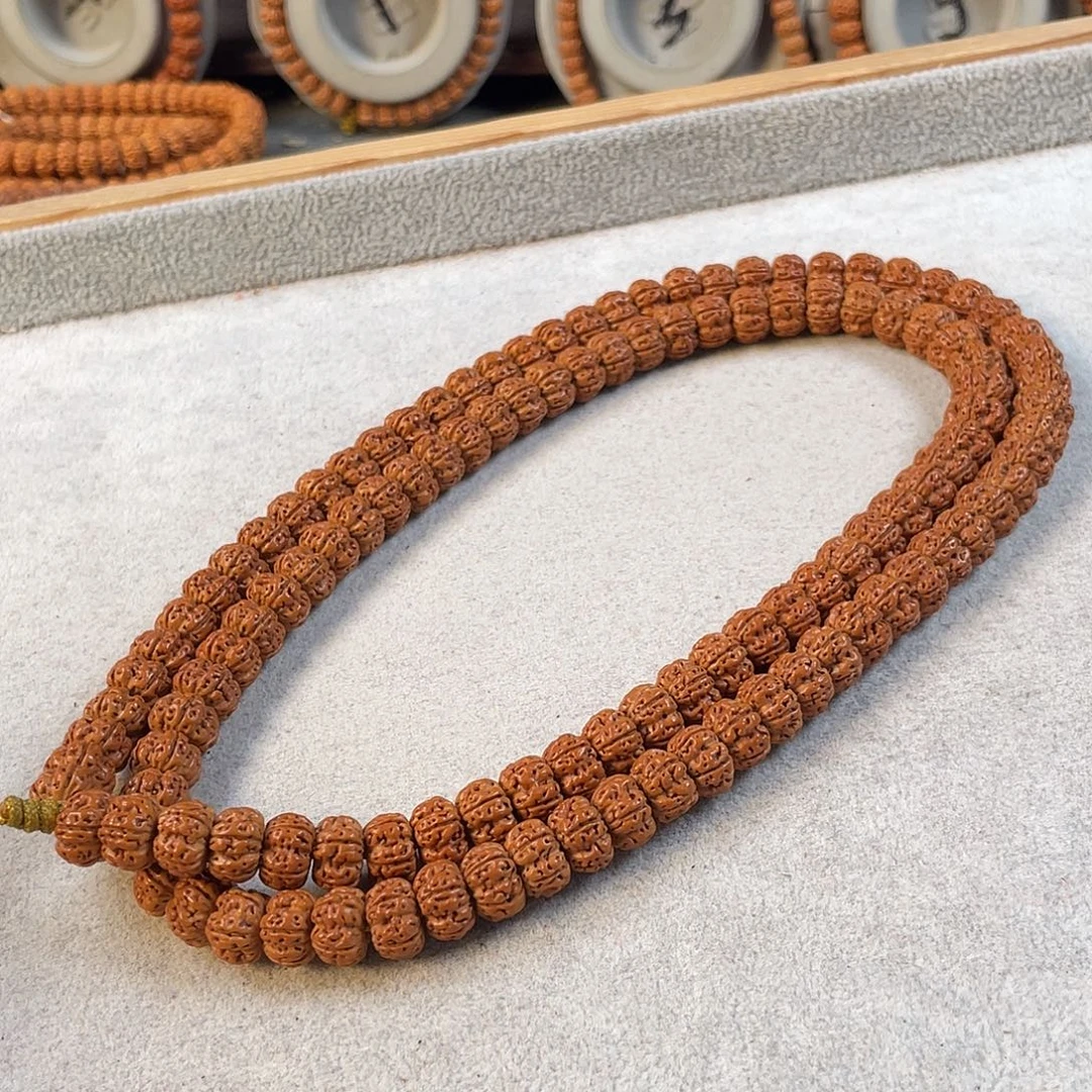 沧***笑金刚菩提吊坠天王梅花