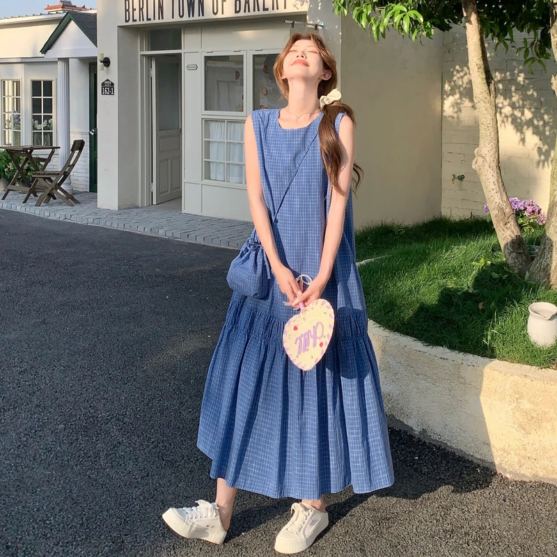蓝色法式复古清纯系可盐可甜格子连衣裙女2025夏季新款温柔风长裙