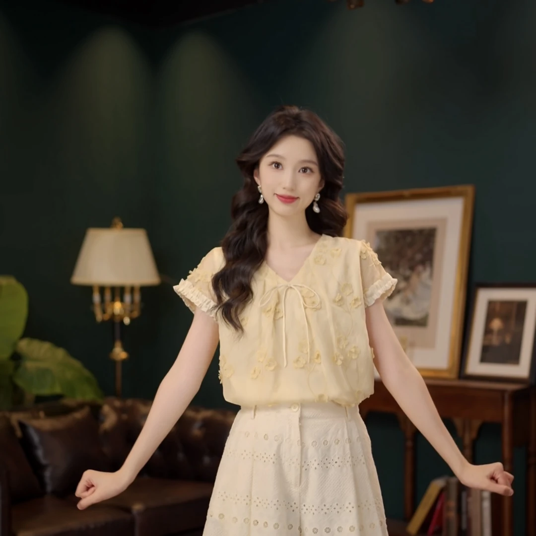 琦琦【澜月桂】甜美休闲百搭小众短袖女夏季上衣YF1103107