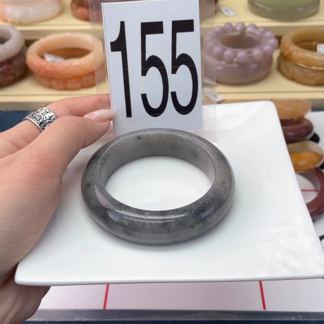 石英岩玉未镶嵌手镯