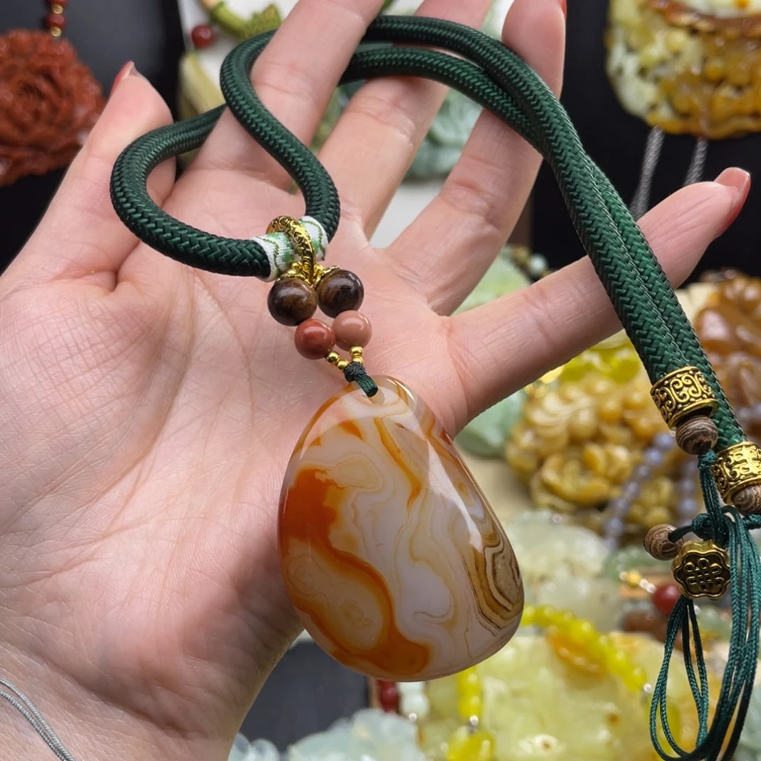 未镶嵌蛇纹石玉颈饰