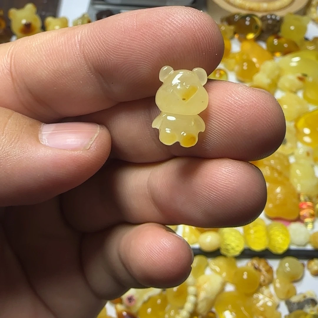 琥珀未镶嵌裸石0.64克