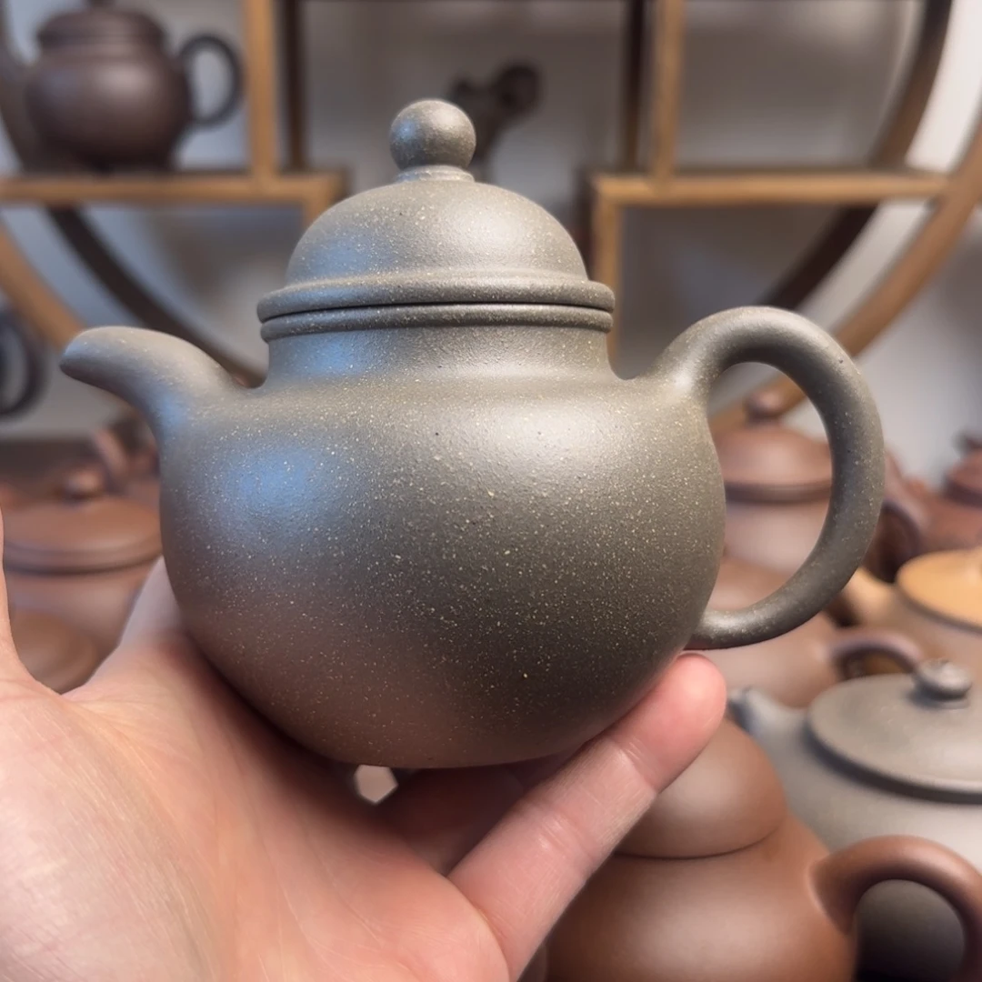 紫砂茶壶寿珍掇球300cc黄龙山青段