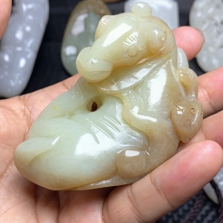 颈饰未镶嵌和田玉