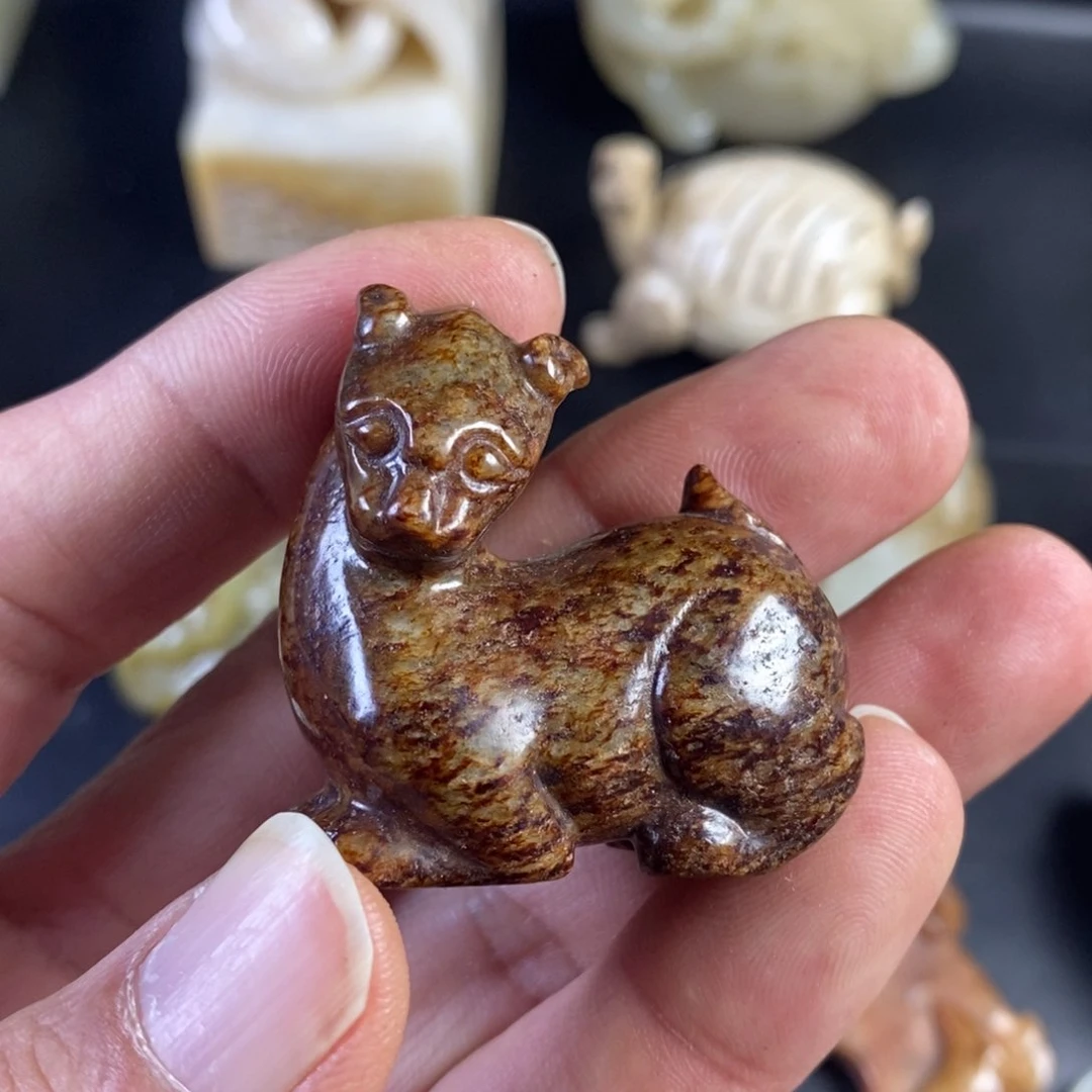 和田玉颈饰未镶嵌余****路