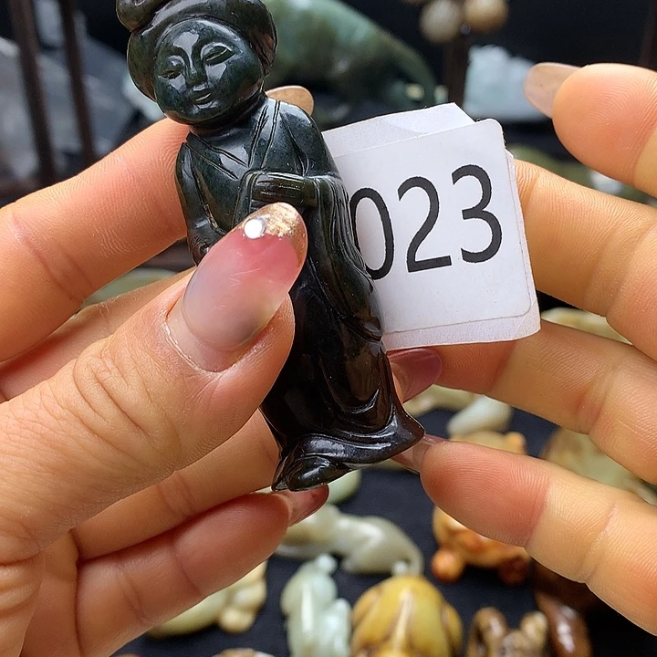 和田玉未镶嵌车挂