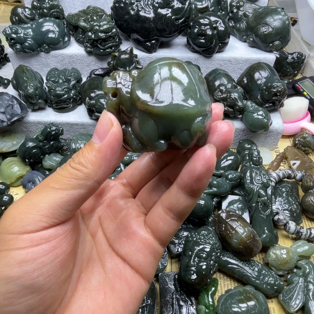 友****颈饰未镶嵌和田玉（糖玉）