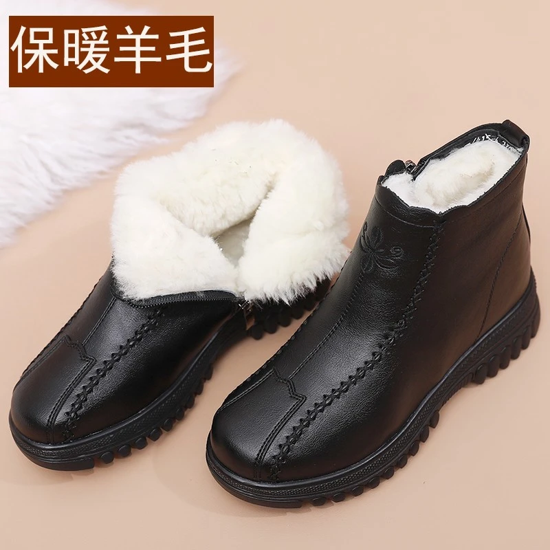 妈妈鞋冬季新款真皮羊毛中老年加绒靴子女短靴女雪地防滑鞋