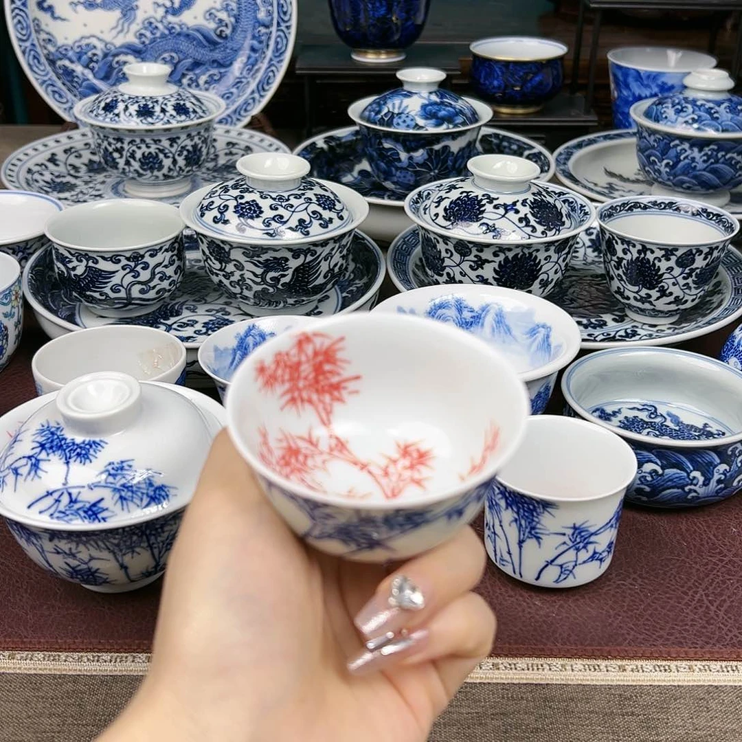 景德镇陶瓷杯。   景德镇